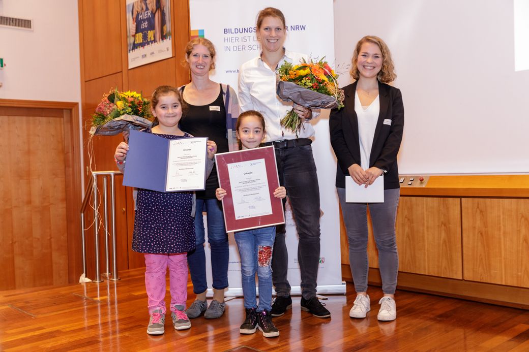 Urkundenübergabe der Auszeichnung zum "Sport vor Ort"-Cup